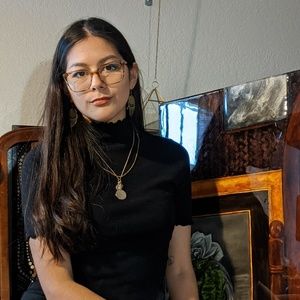 Meet your Posher, Alicia